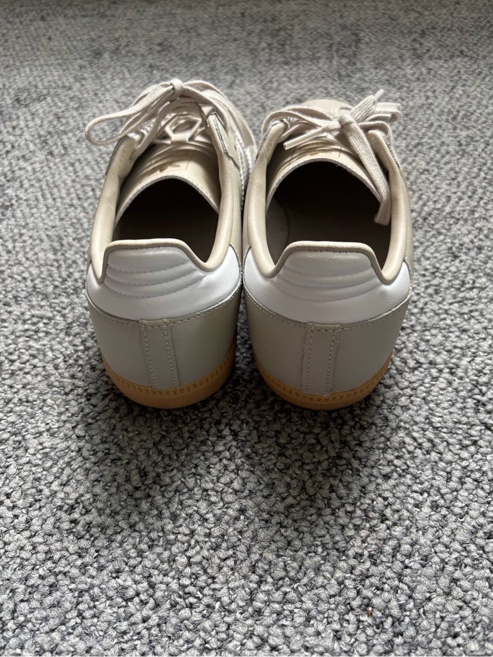 Adidas Samba Leather Sneaker in Beige (Kids Size US5 fits Women’s US6.5) in EUC - Picture 6 of 6
